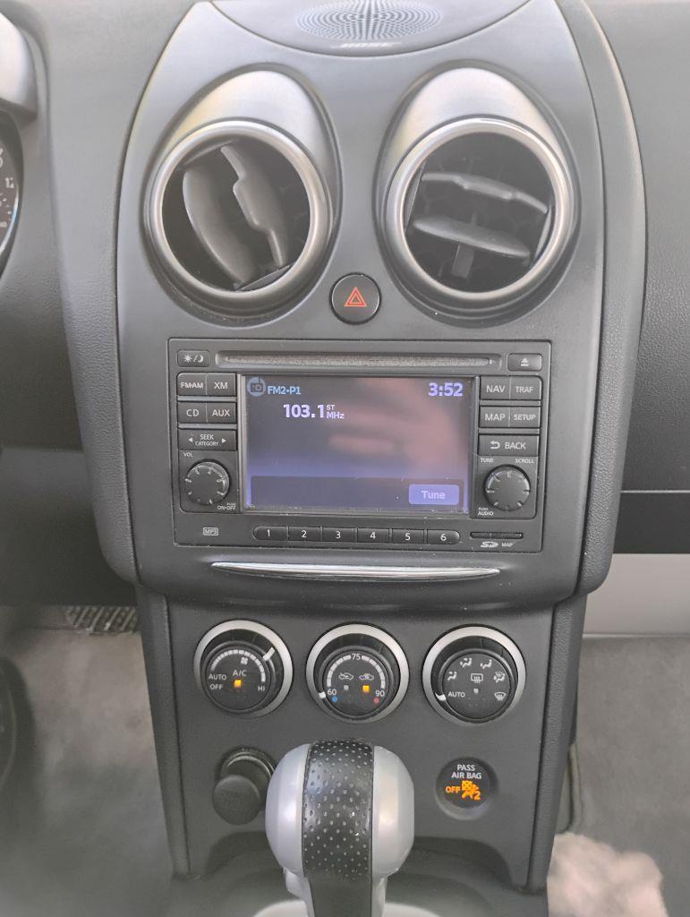 Nissan Rogue  2011