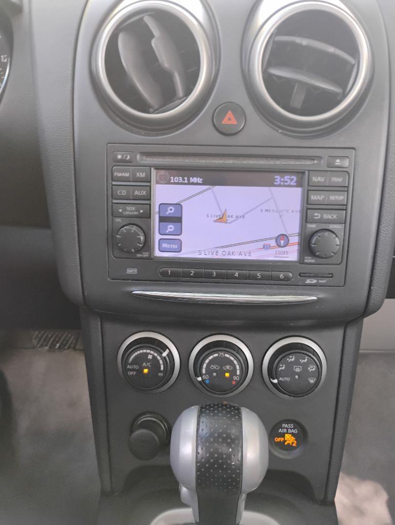 Nissan Rogue  2011