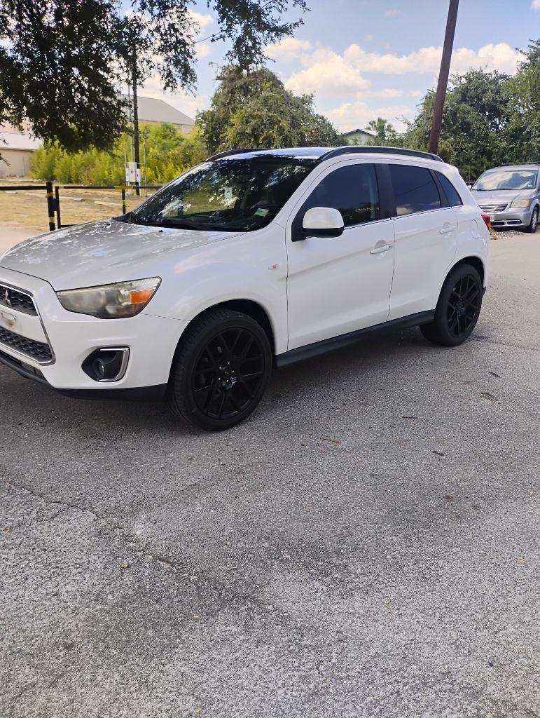 Mitsubishi Outlander Sport  2013