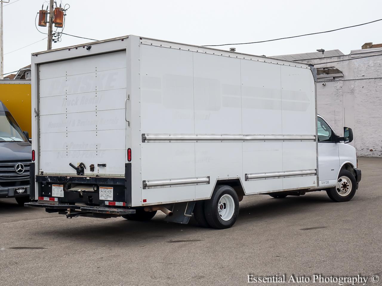 GMC Savana G3500 177 in. 2019