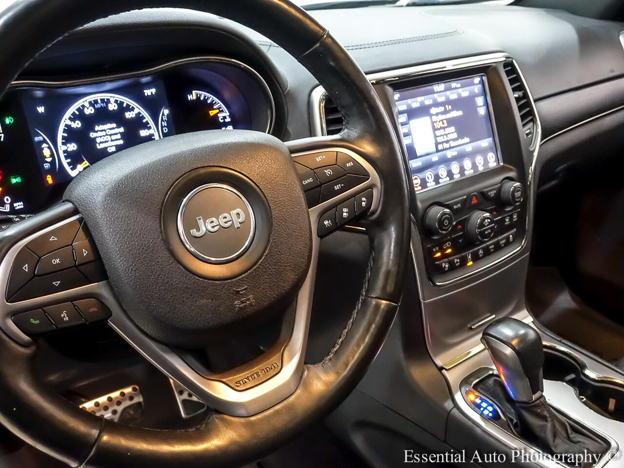 2018 Jeep Grand Cherokee Overland photo 12