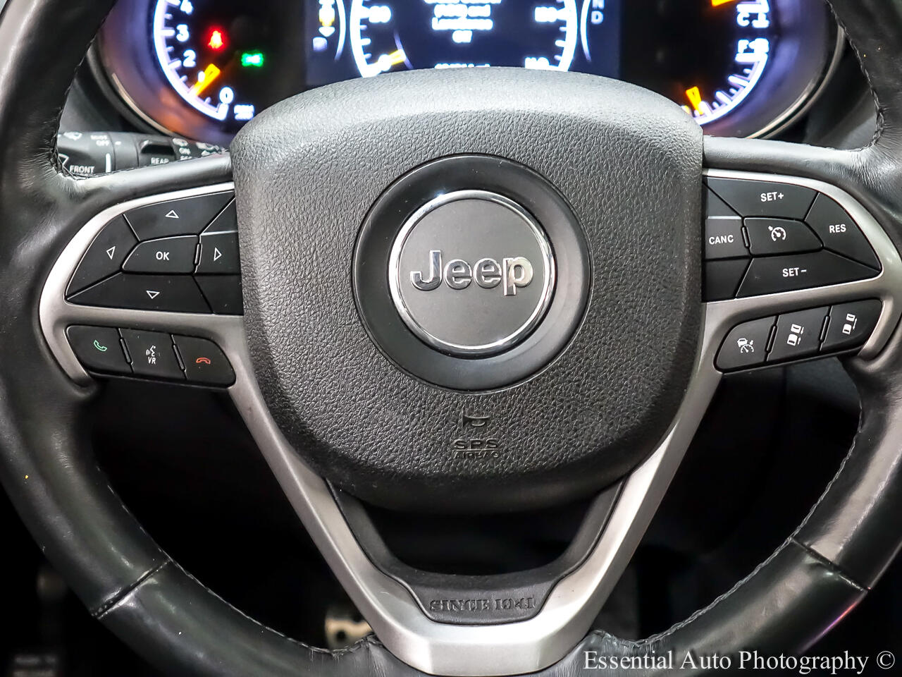 2018 Jeep Grand Cherokee Overland photo 16