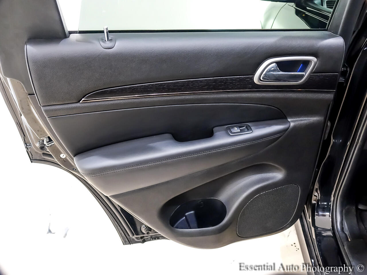 2018 Jeep Grand Cherokee Overland photo 24