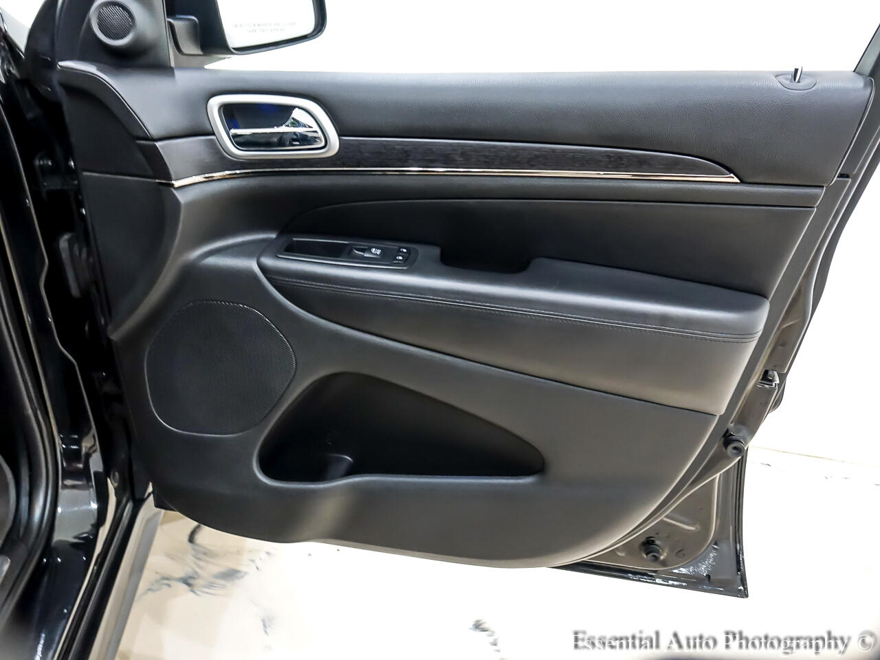 2018 Jeep Grand Cherokee Overland photo 29