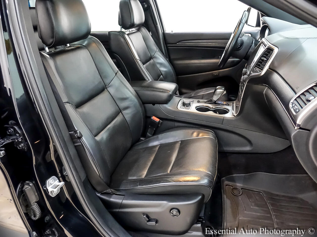 2018 Jeep Grand Cherokee Overland photo 30