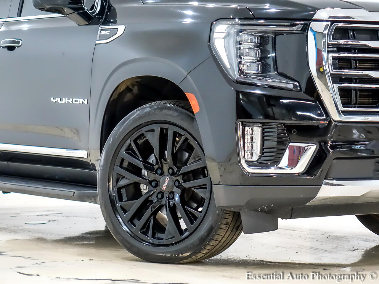 2021 Gmc Yukon SLT photo 2