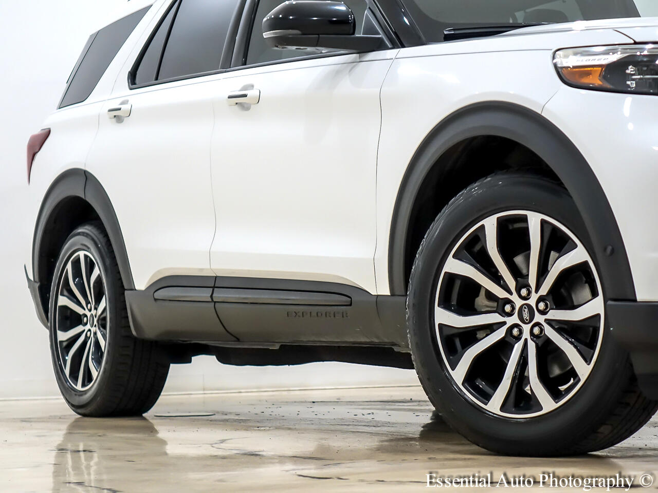 2020 Ford Explorer ST photo 4