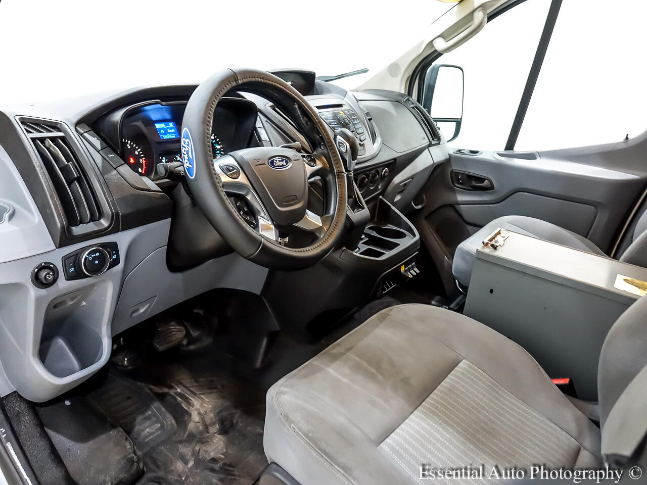 Ford Transit 250 Van Low Roof w/Sliding Pass. 148-in. WB 2019 Ford Transit 250 Van Low Roof w/Sliding Pass. 148-in. WB 2019