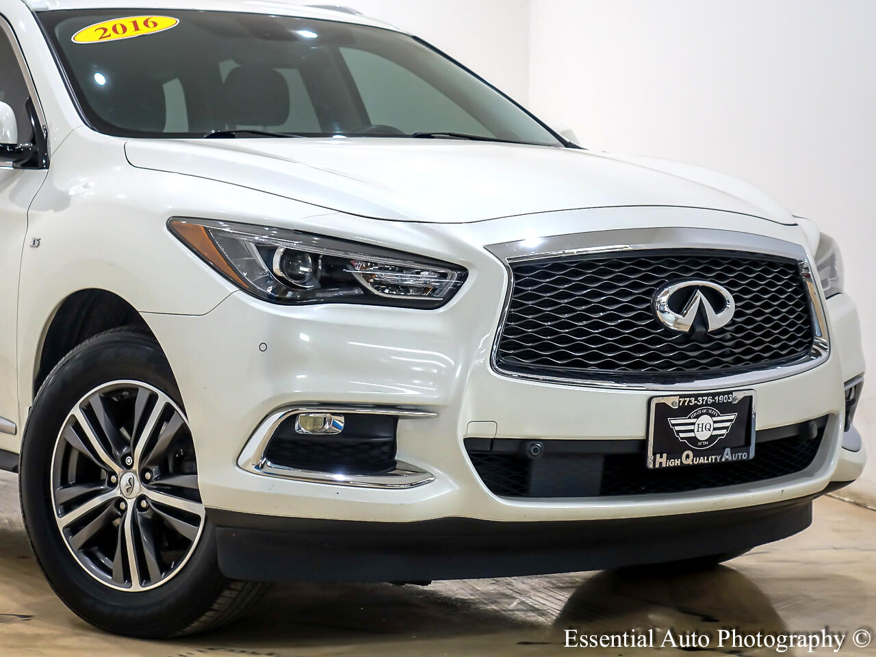 2017 Infiniti QX60 Base photo 2