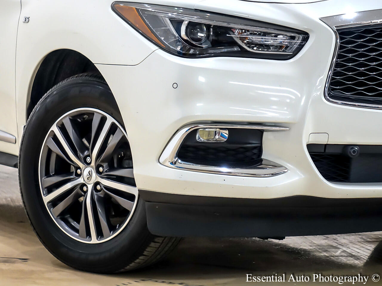 2017 Infiniti QX60 Base photo 3