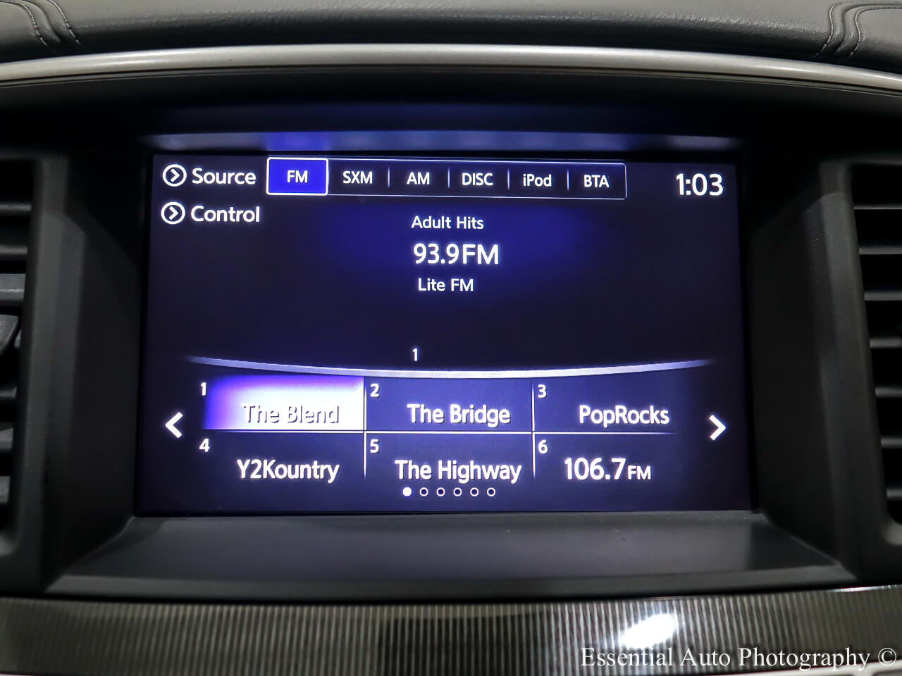 2017 Infiniti QX60 Base photo 18
