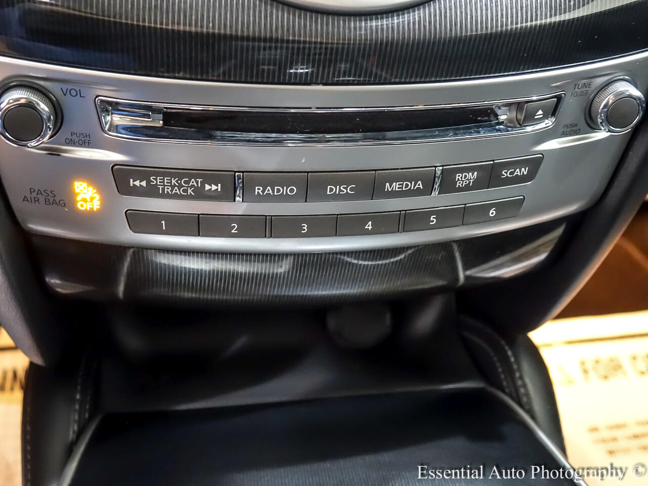 2017 Infiniti QX60 Base photo 22