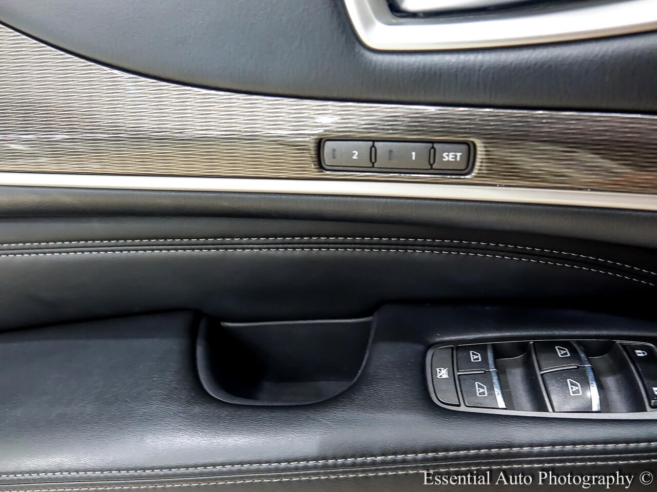 2017 Infiniti QX60 Base photo 26