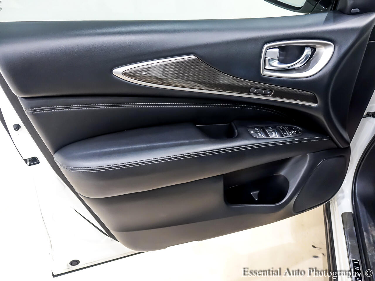 2017 Infiniti QX60 Base photo 27