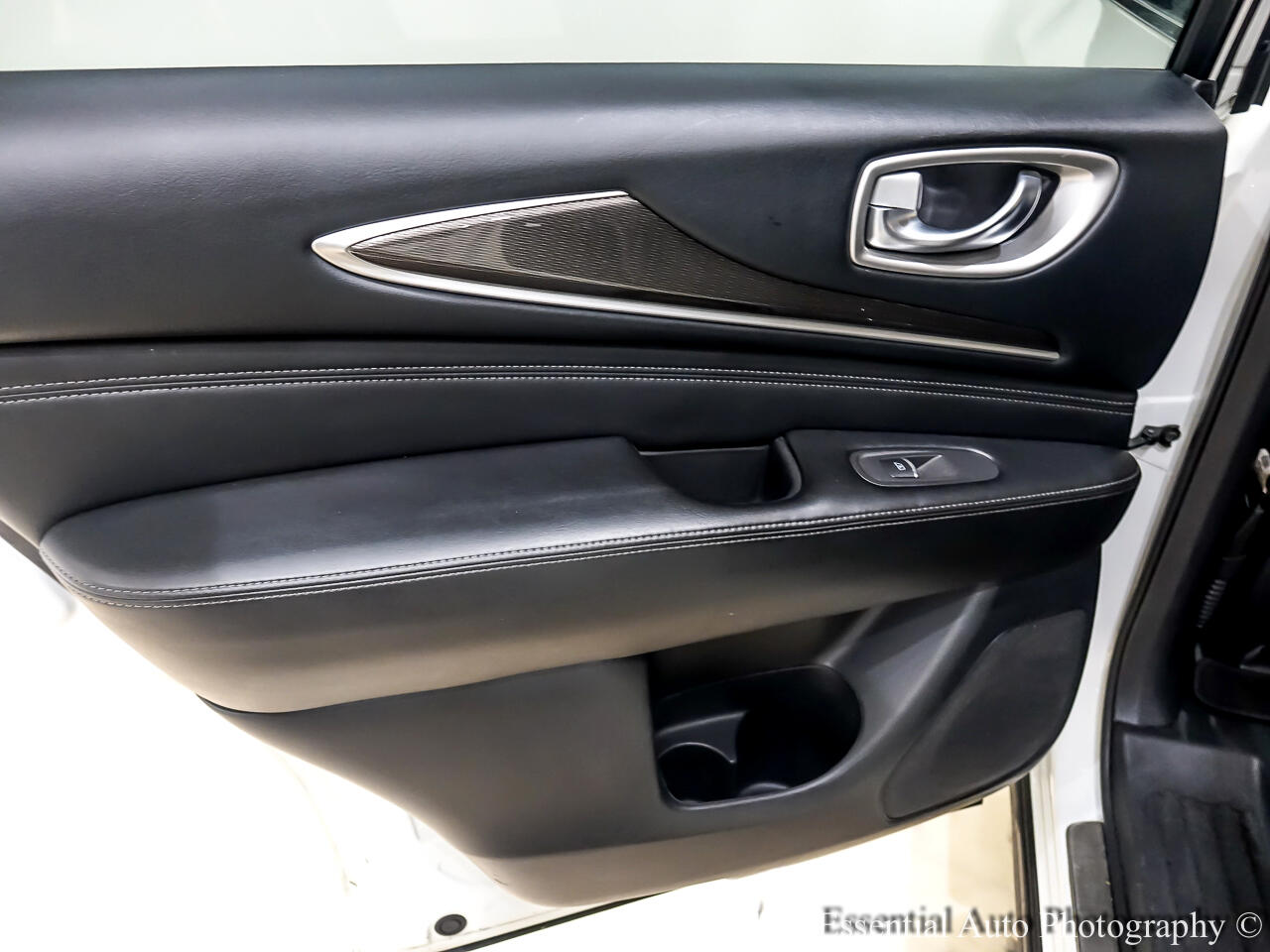 2017 Infiniti QX60 Base photo 28