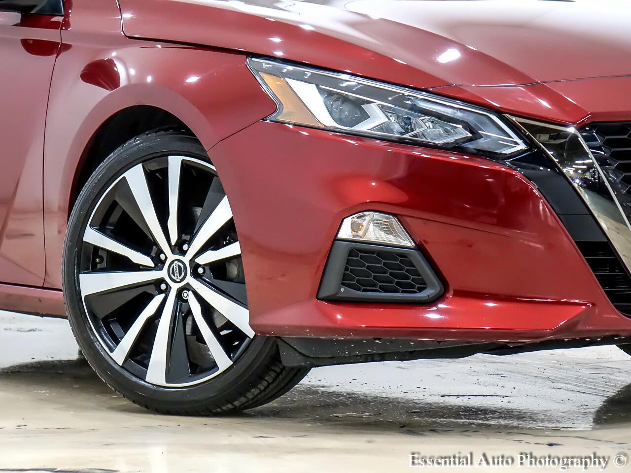 2019 Nissan Altima 2.5 SR photo 3