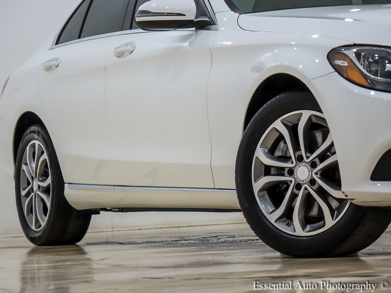 2017 Mercedes Benz C 300 4MATIC Sedan photo 4