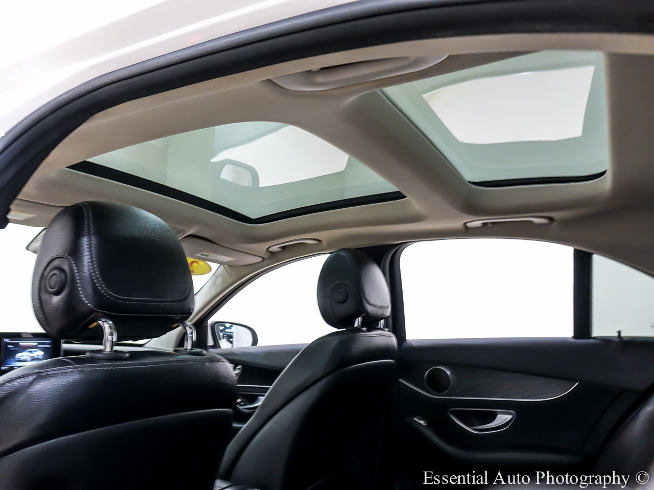 2017 Mercedes Benz C 300 4MATIC Sedan photo 17
