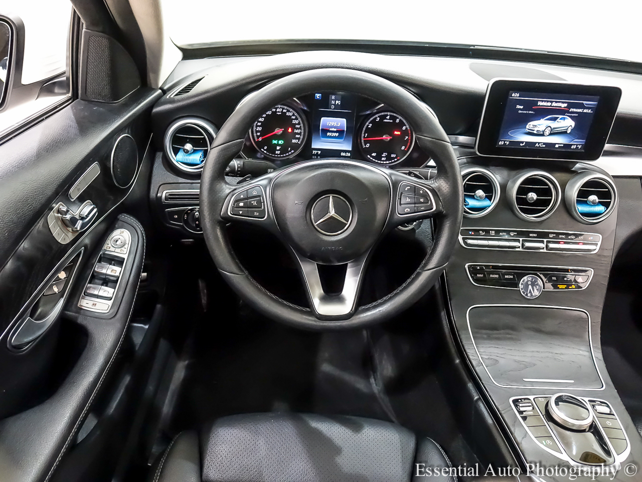 2017 Mercedes Benz C 300 4MATIC Sedan photo 18