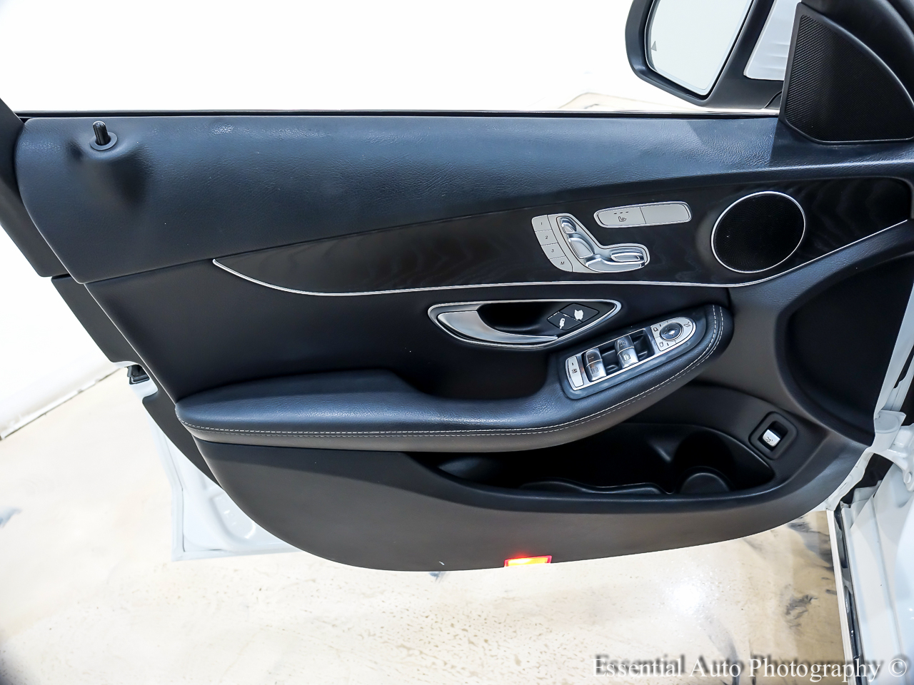 2017 Mercedes Benz C 300 4MATIC Sedan photo 25