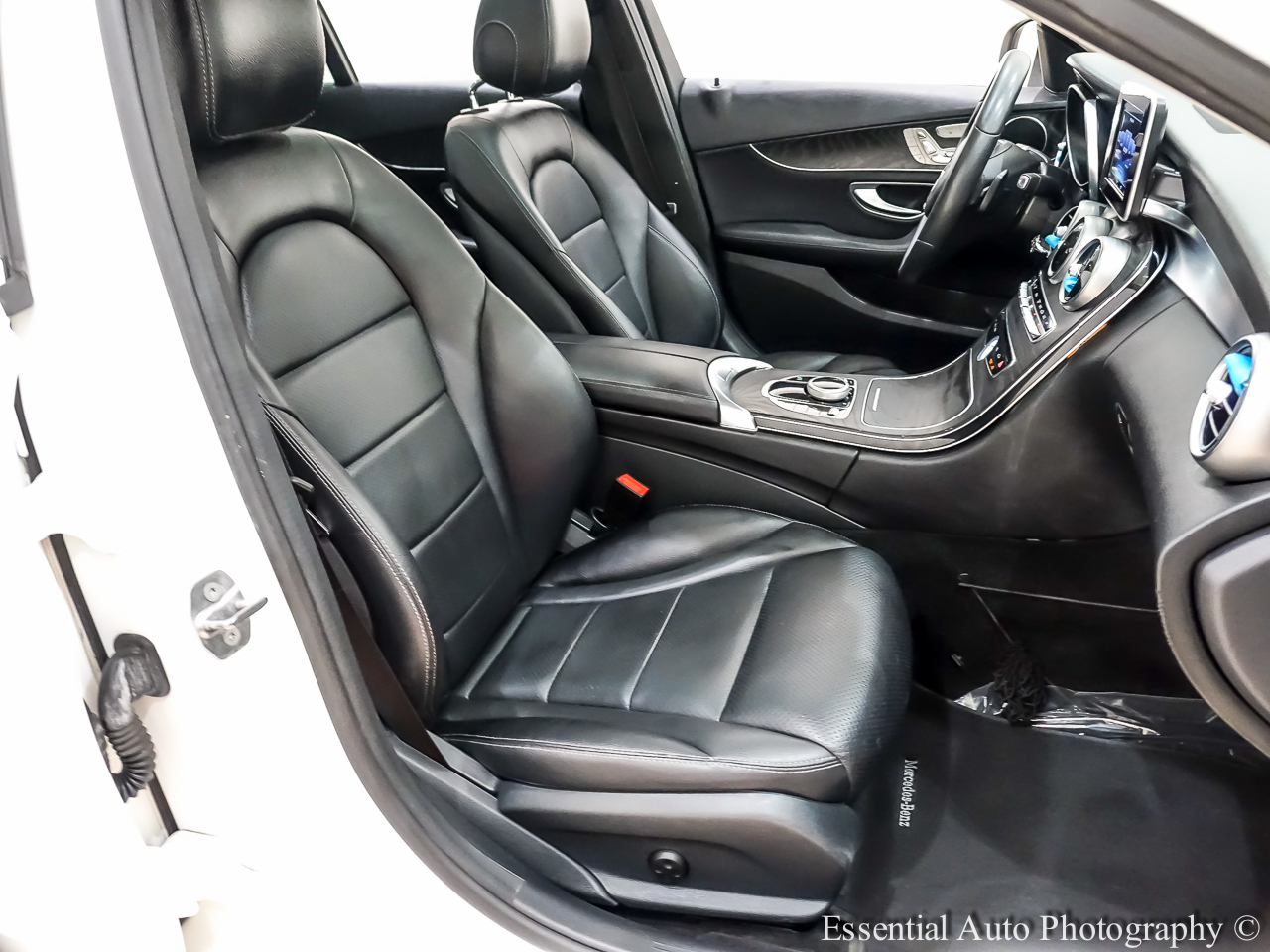2017 Mercedes Benz C 300 4MATIC Sedan photo 31