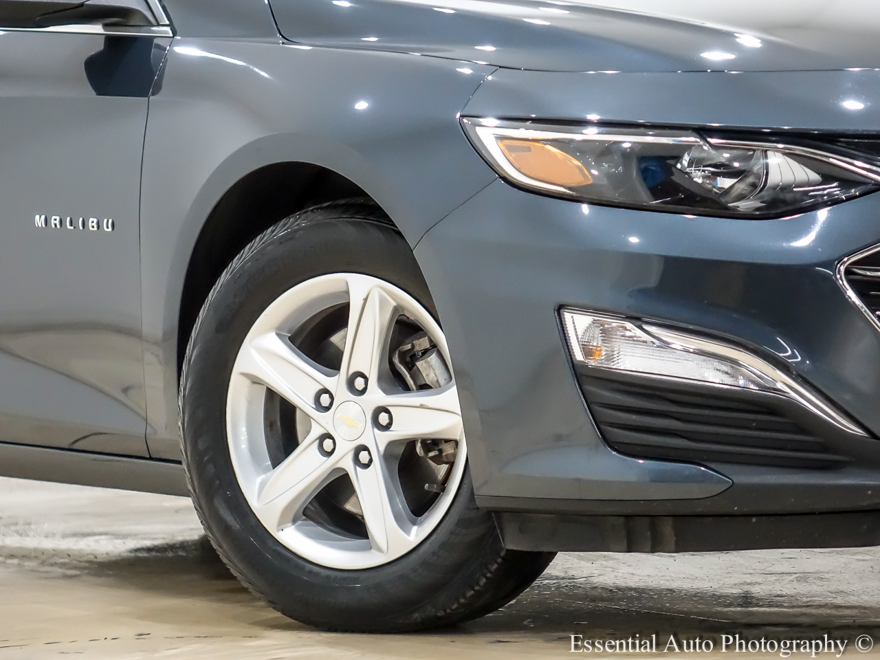 2020 Chevrolet Malibu LS photo 2