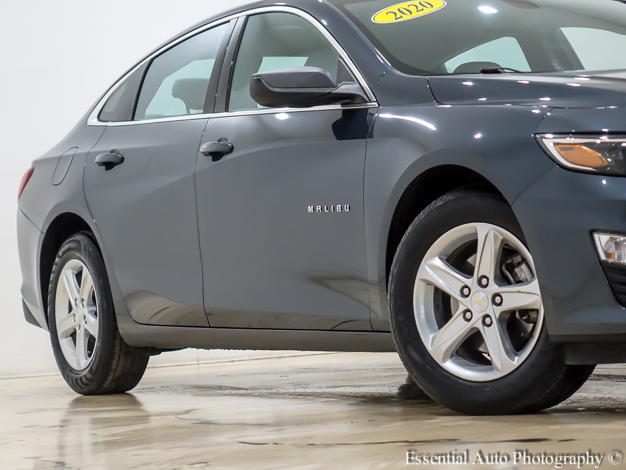 2020 Chevrolet Malibu LS photo 3