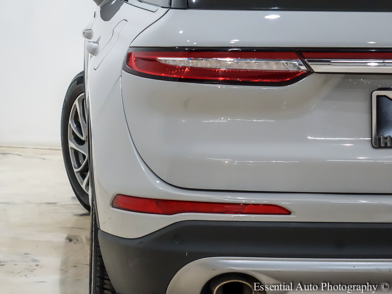 2022 Lincoln Corsair Standard photo 5