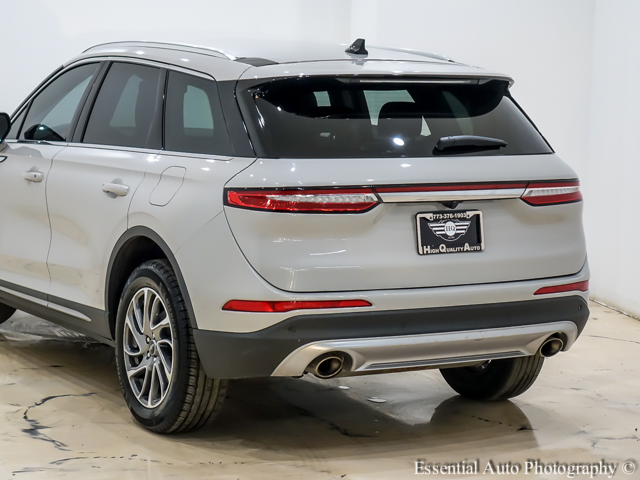 2022 Lincoln Corsair Standard photo 6