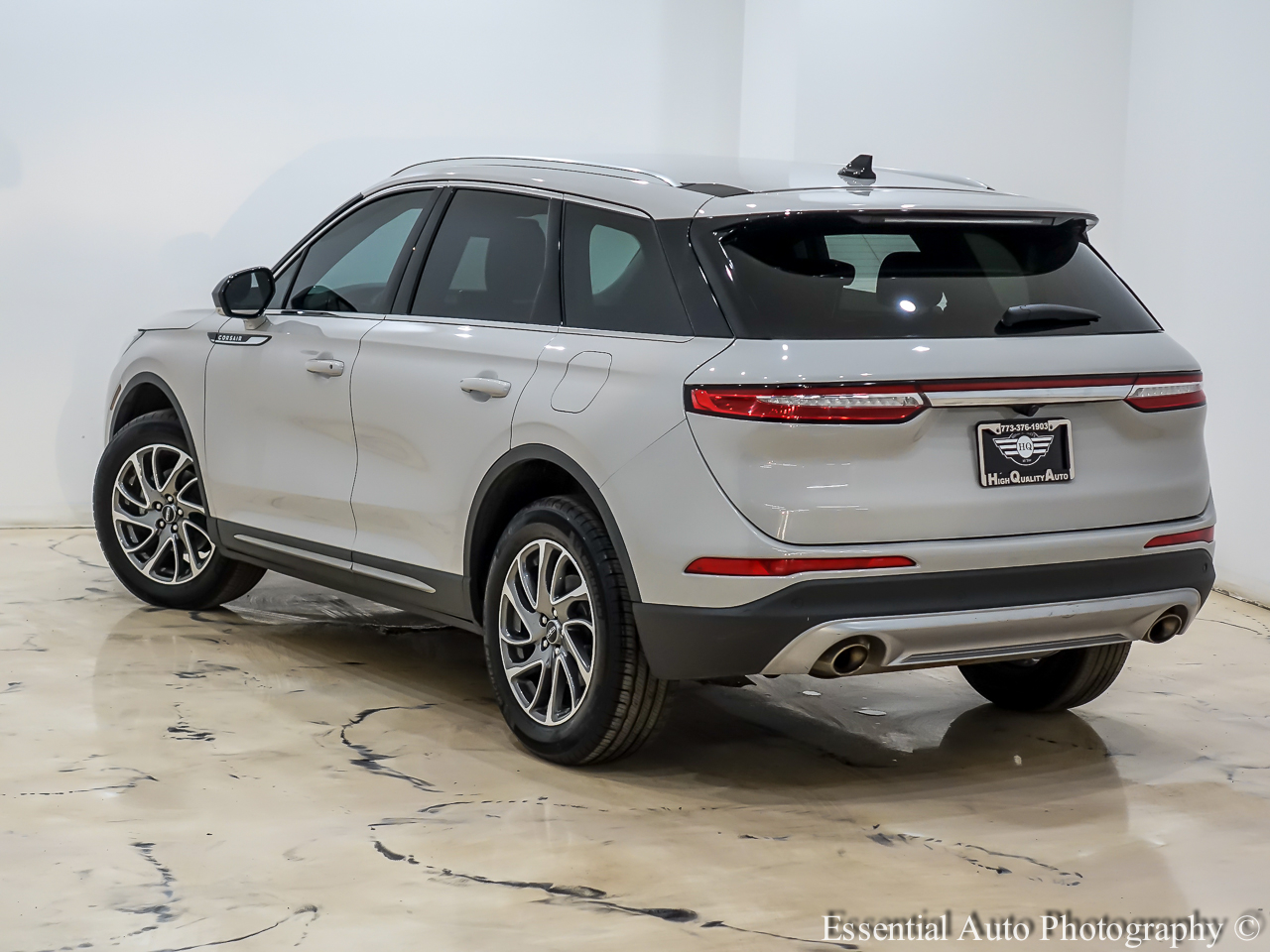 2022 Lincoln Corsair Standard photo 7