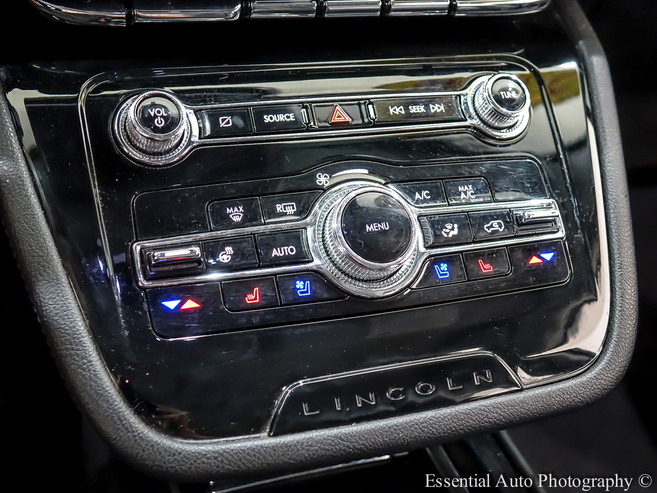 2022 Lincoln Corsair Standard photo 21