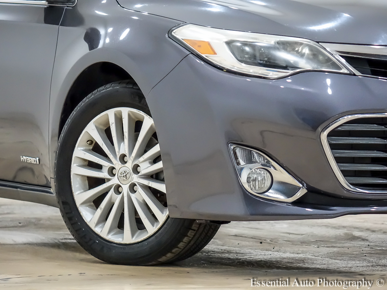 2014 Toyota Avalon Hybrid XLE Touring photo 2