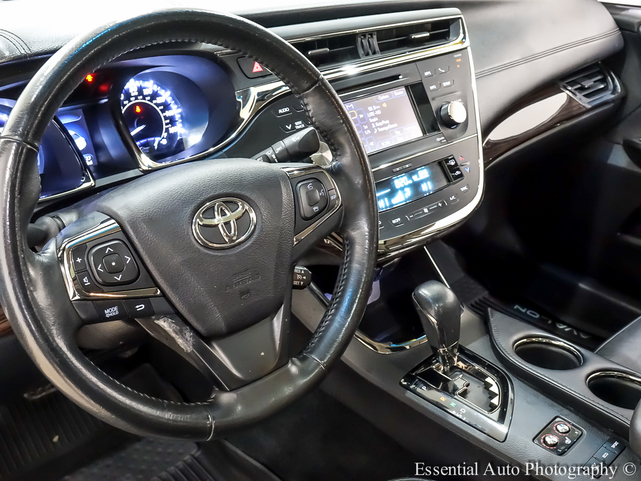 2014 Toyota Avalon Hybrid XLE Touring photo 13