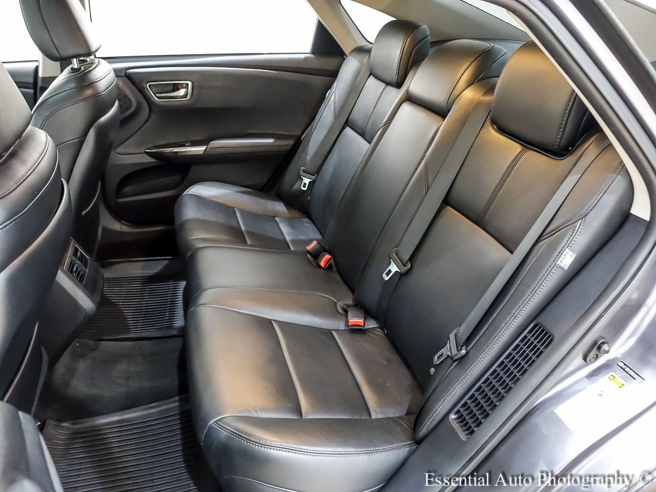 2014 Toyota Avalon Hybrid XLE Touring photo 14