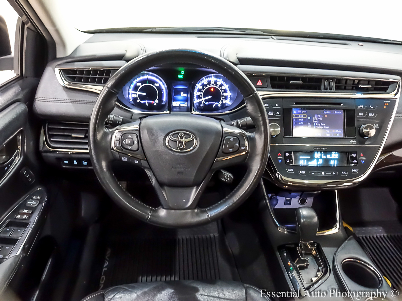2014 Toyota Avalon Hybrid XLE Touring photo 16
