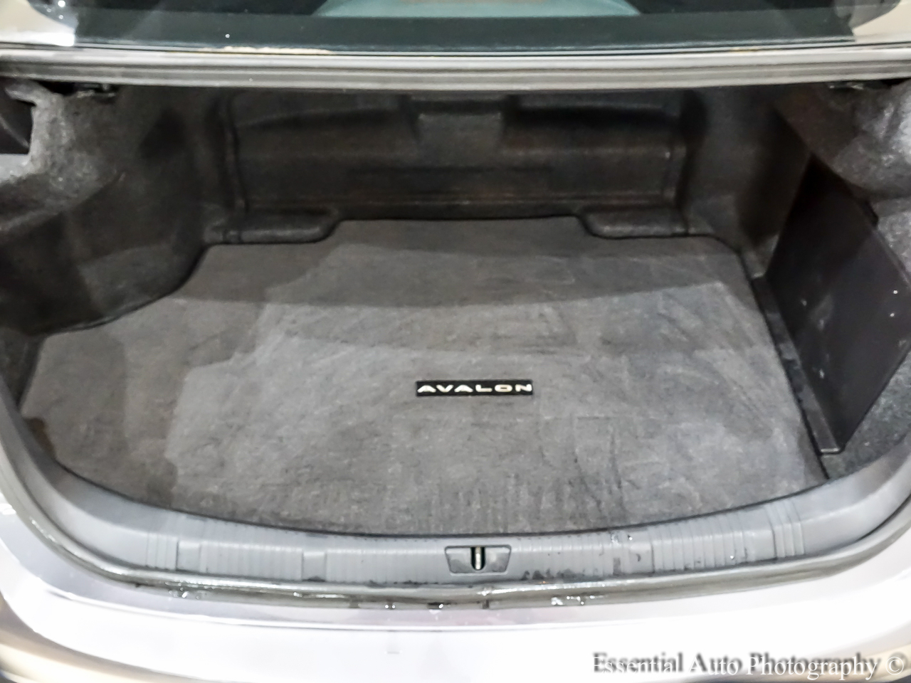 2014 Toyota Avalon Hybrid XLE Touring photo 24