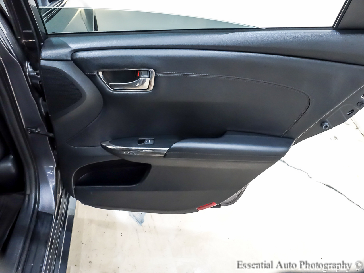 2014 Toyota Avalon Hybrid XLE Touring photo 25