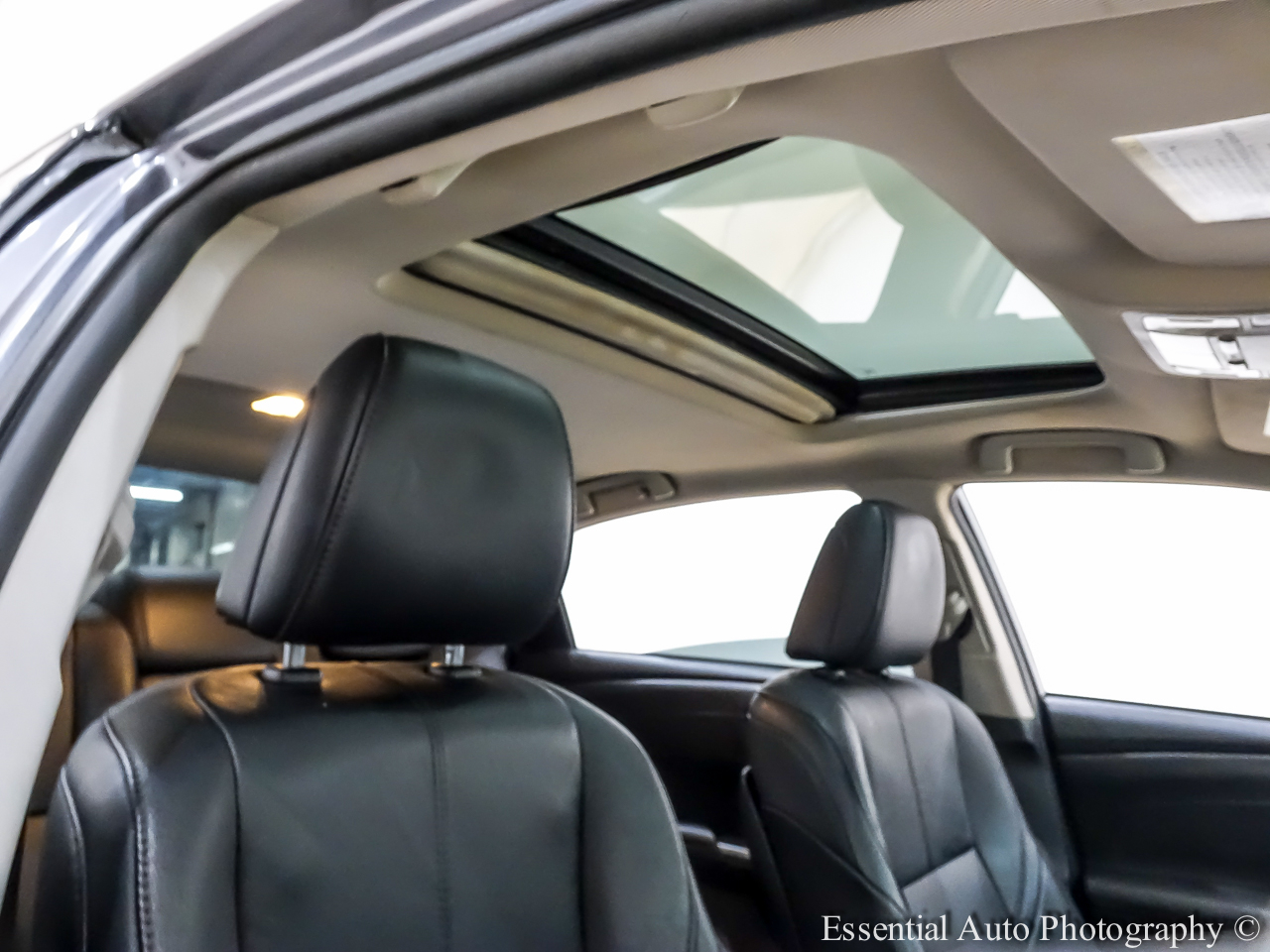 2014 Toyota Avalon Hybrid XLE Touring photo 29