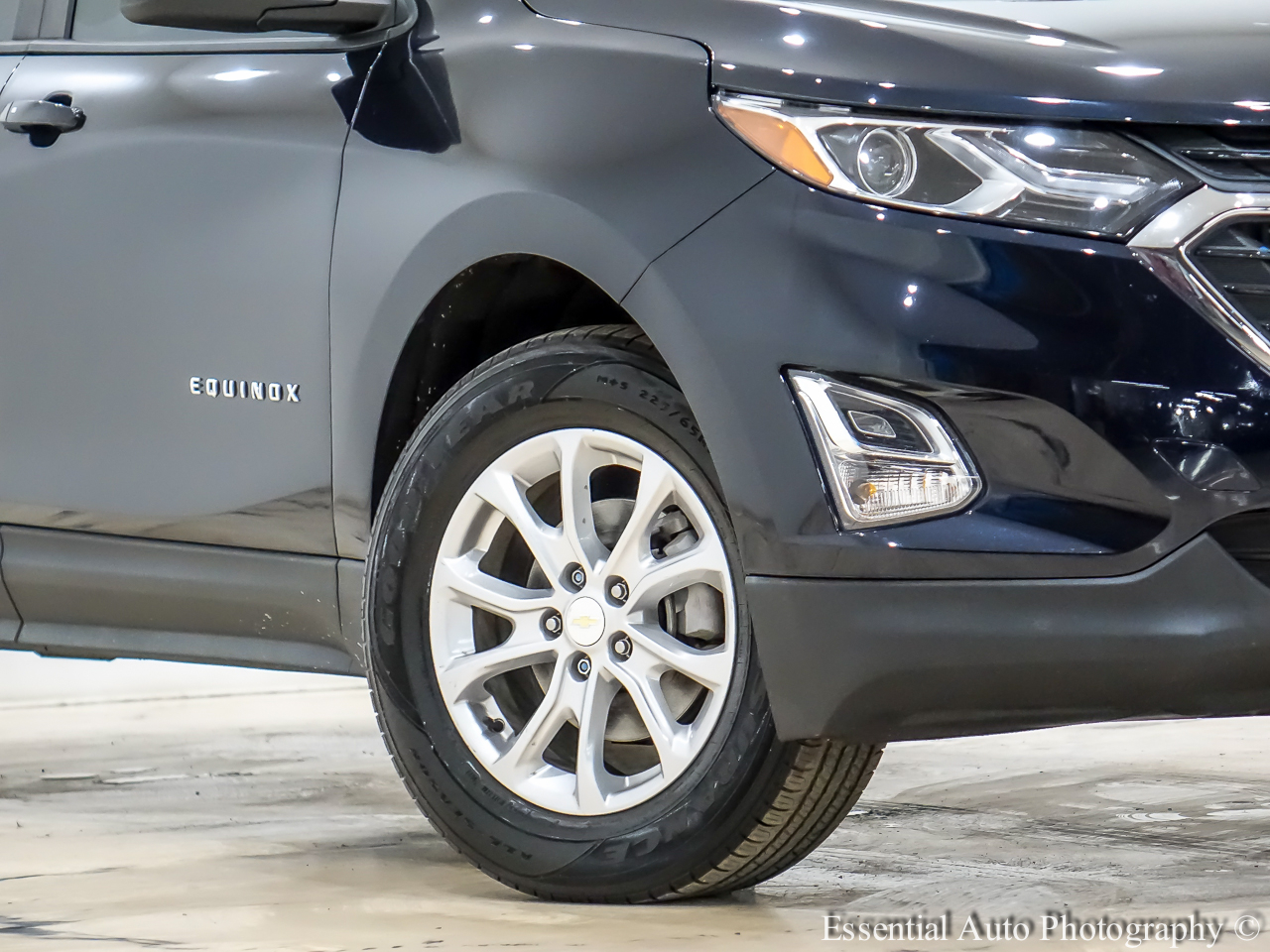 2021 Chevrolet Equinox LS photo 2
