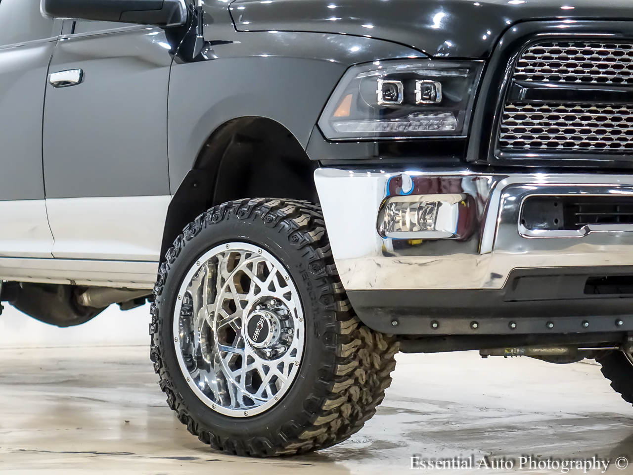 2014 Ram 3500 Laramie photo 3