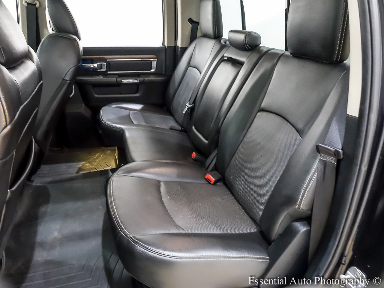 2014 Ram 3500 Laramie photo 17