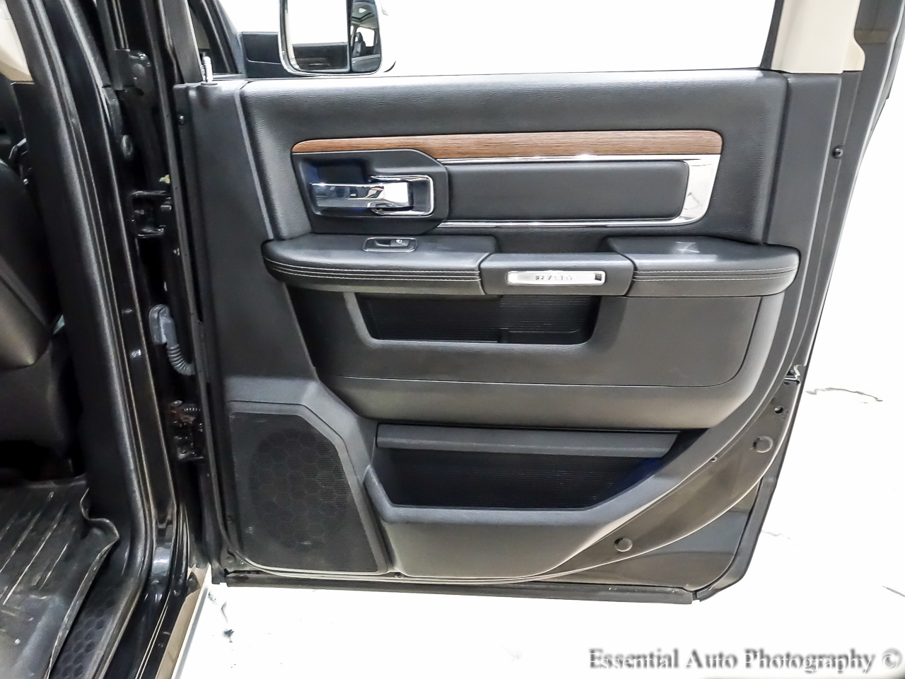 2014 Ram 3500 Laramie photo 30