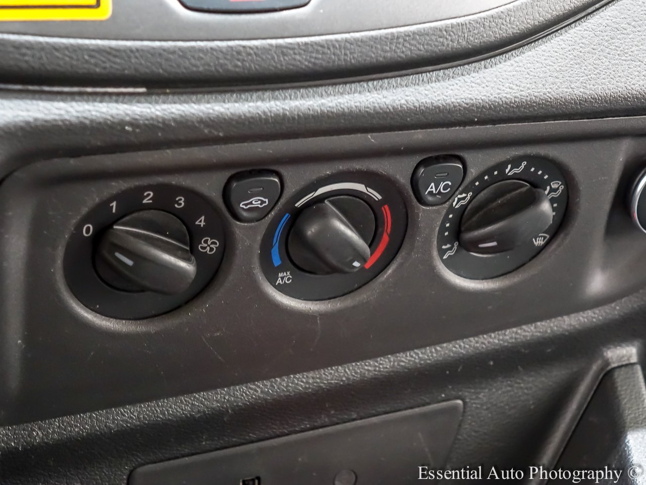 Ford Transit 250 Van Low Roof w/Sliding Pass. 148-in. WB 2019 Ford Transit 250 Van Low Roof w/Sliding Pass. 148-in. WB 2019