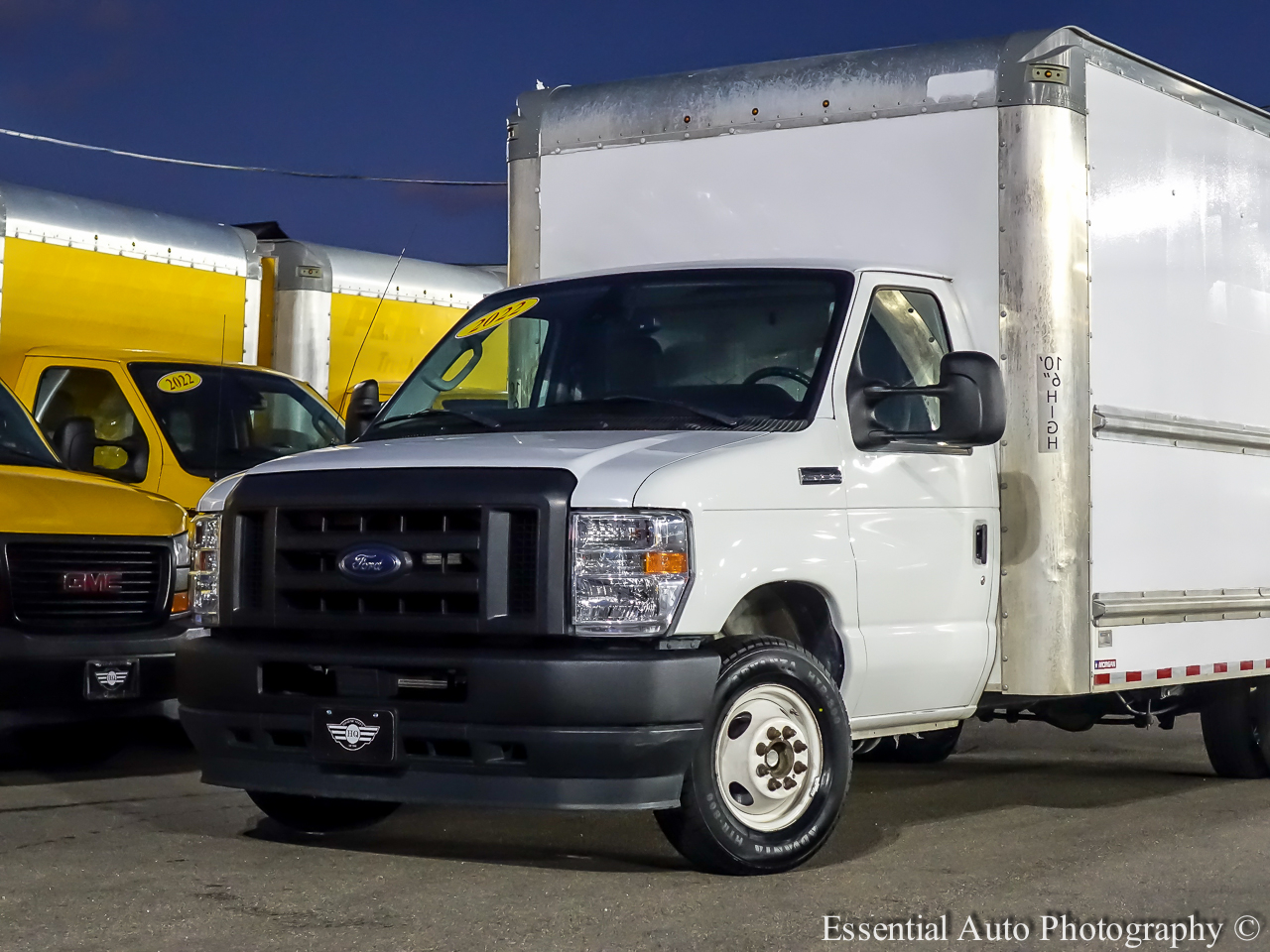 2022 Ford E-350 photo 2