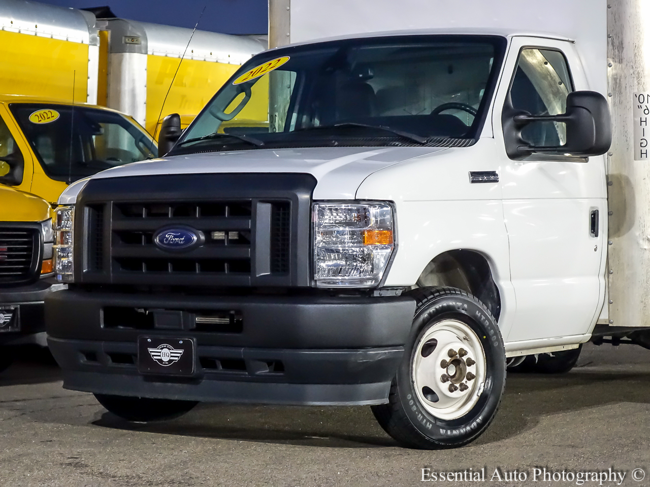 2022 Ford E-350 photo 3
