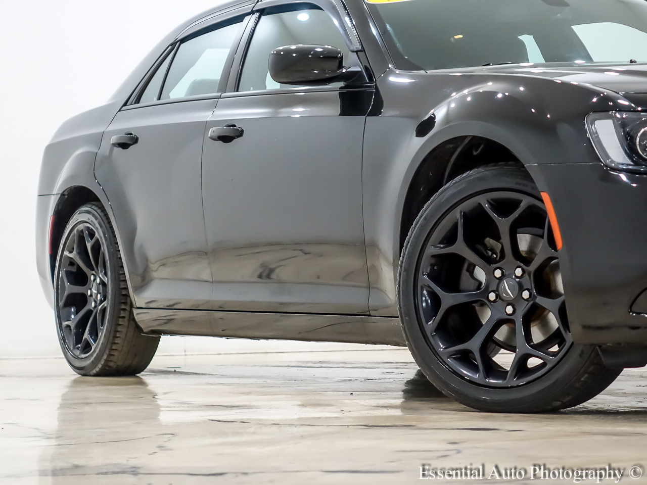 2019 Chrysler 300 S photo 4
