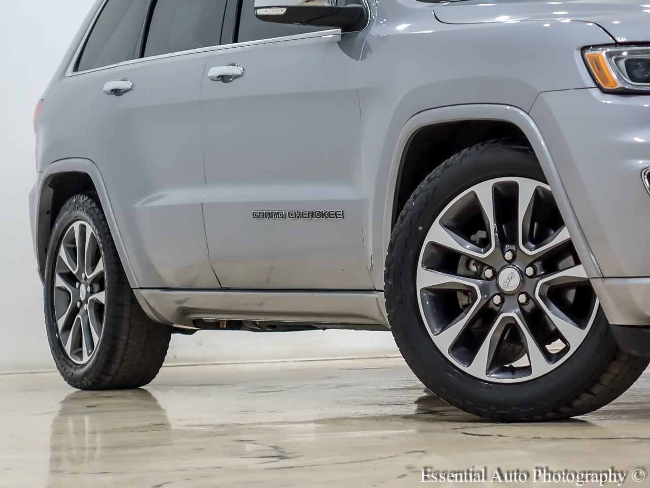 Jeep Grand Cherokee Overland 4WD 2018 Jeep Grand Cherokee Overland 4WD 2018