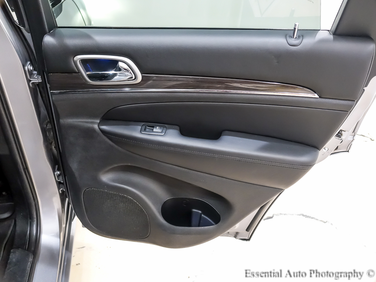 Jeep Grand Cherokee Overland 4WD 2018 Jeep Grand Cherokee Overland 4WD 2018