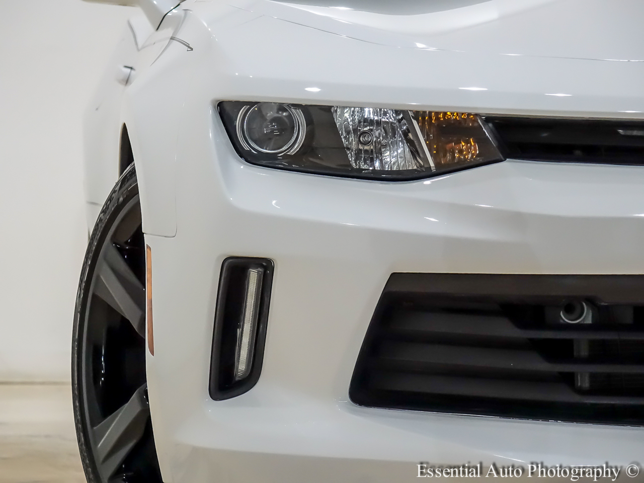 2017 Chevrolet Camaro 1LT Coupe photo 4