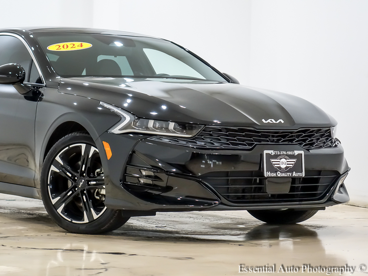 2024 Kia K5 GT-Line photo 2